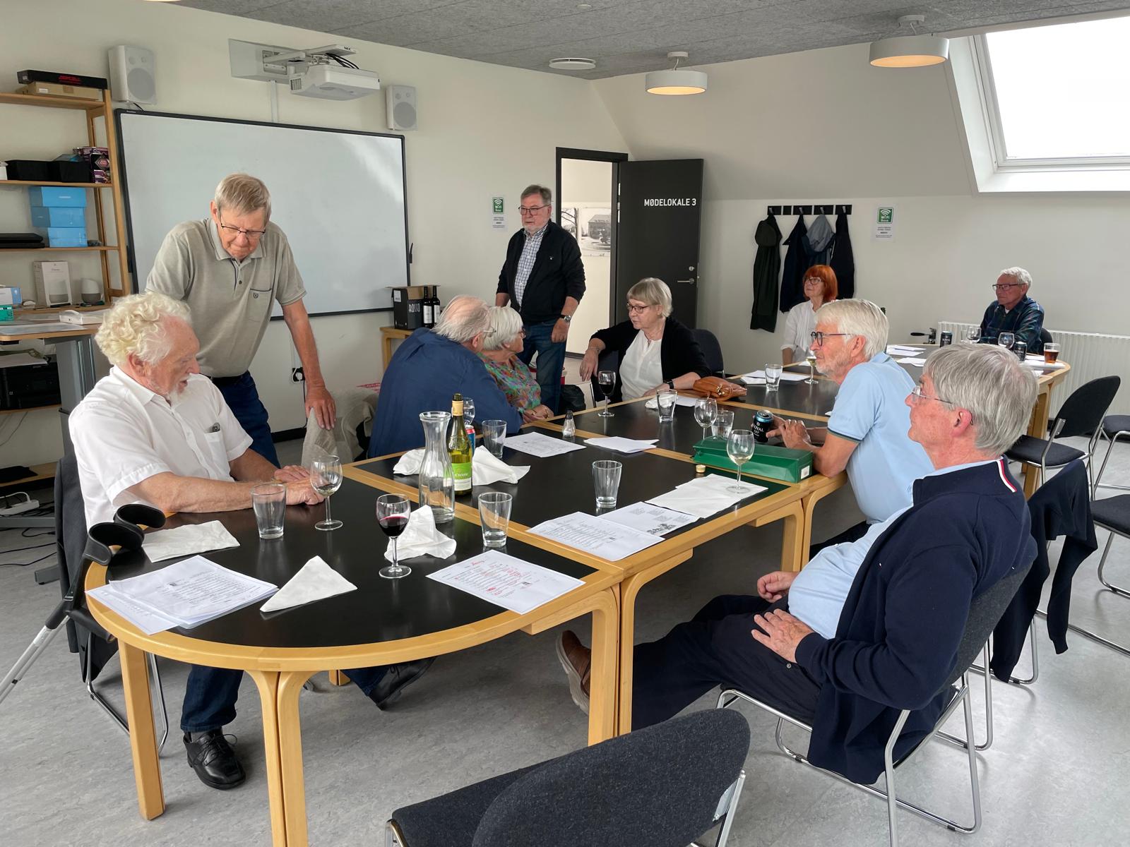 240607 Snakken går